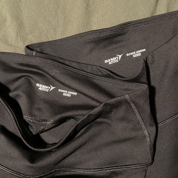 Bundle - 2 Old Navy Elevate Leggings 7/8 length - Picture 2 of 3